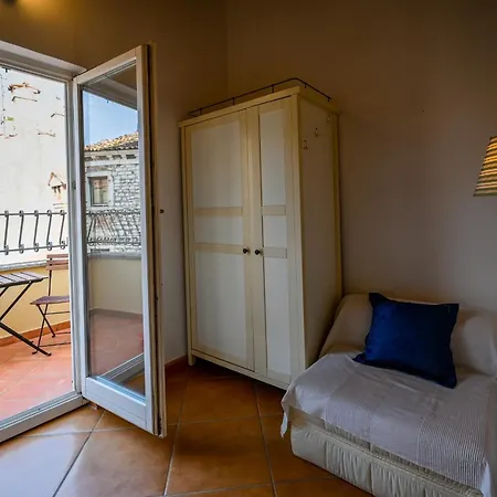 Alice Apartment With Balcony Rovigno Esterno foto