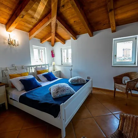 Alice Apartment With Balcony Rovigno Esterno foto