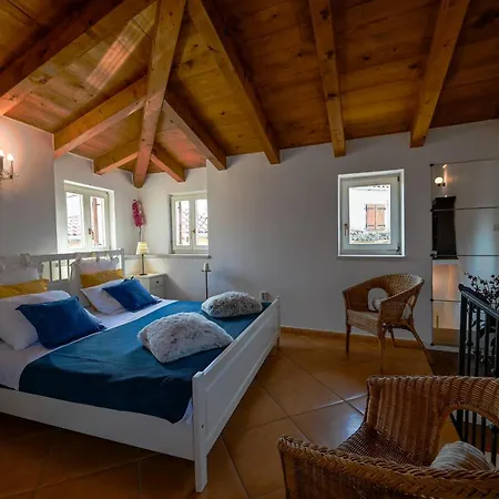 Alice Apartment With Balcony Rovigno Esterno foto